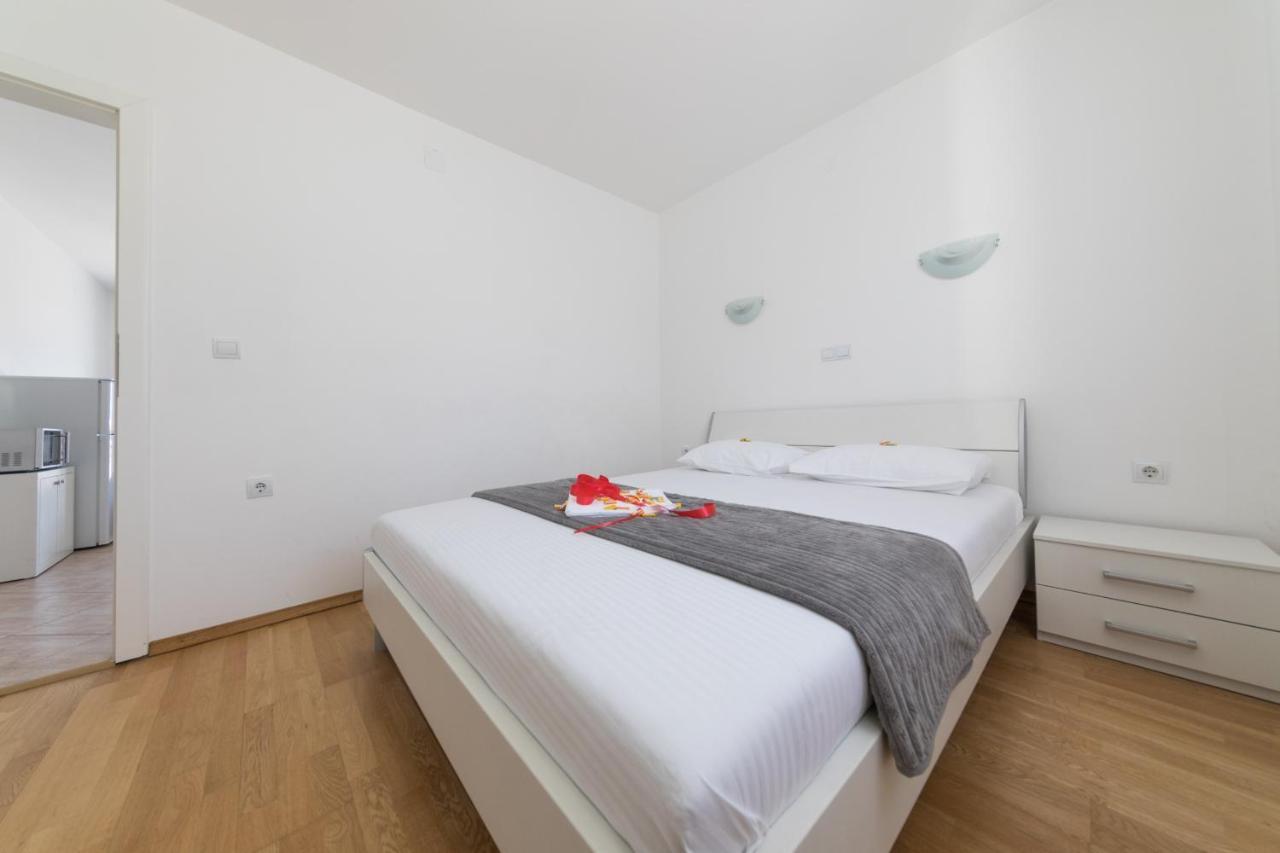 Apartments Tamaris Тиват Екстериор снимка