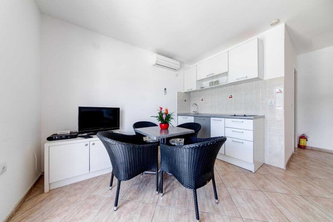 Apartments Tamaris Тиват Екстериор снимка